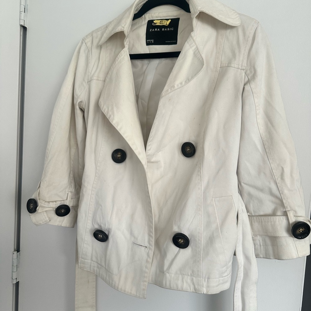 Zara Off-White Double-Breasted Trench Coat with Dark Buttons